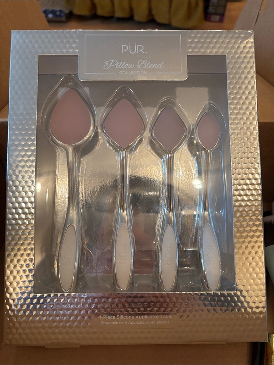 Pur Cosmetics Other - Pur Cosmetics silicone applicator tool